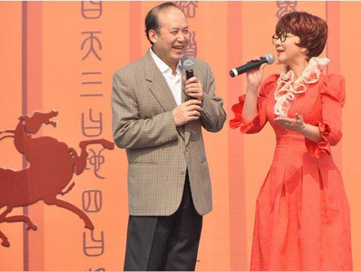 丁秋星和蔡明有几个孩子？蔡明为什么不和郭