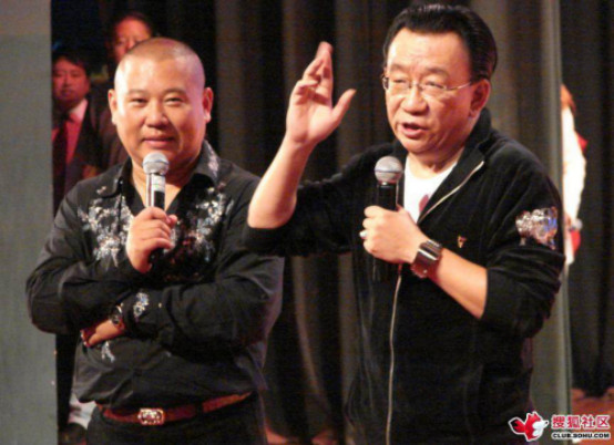 侯耀华开除那个徒弟是谁?侯耀华收何云伟为 侯耀华开除那个徒弟是谁?侯耀华收何云伟为