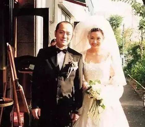 沈嘉伟破产了吗?沈嘉伟邱淑贞当年结婚照曝(邱淑贞为什么会嫁给沈嘉伟) 沈嘉伟破产了吗?沈嘉伟邱淑贞当年结婚照曝(邱淑贞为什么会嫁给沈嘉伟)