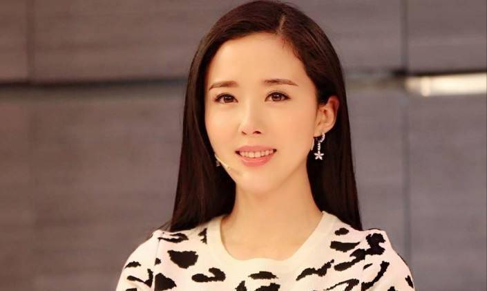 颜丹晨照片，颜丹晨主演电视剧大全(颜丹晨的电视剧大全)