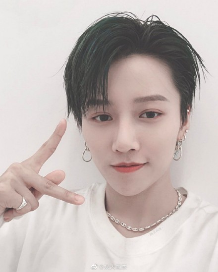 刘雨昕为什么叫刘总、刘翠花、人间扳手 刘雨昕为什么叫刘总、刘翠花、人间扳手