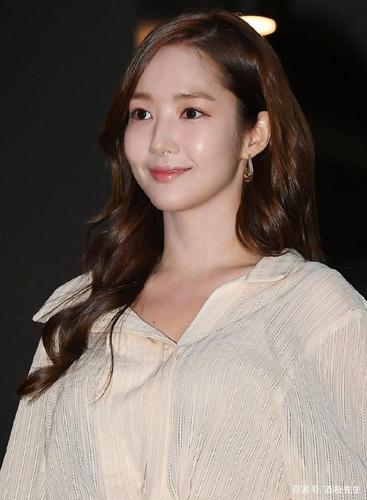 朴敏英男友，宋慧乔现状(朴敏英承认过的男友)