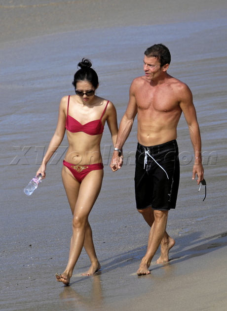 章子怡沙滩高清图片 章子怡沙滩高清图片