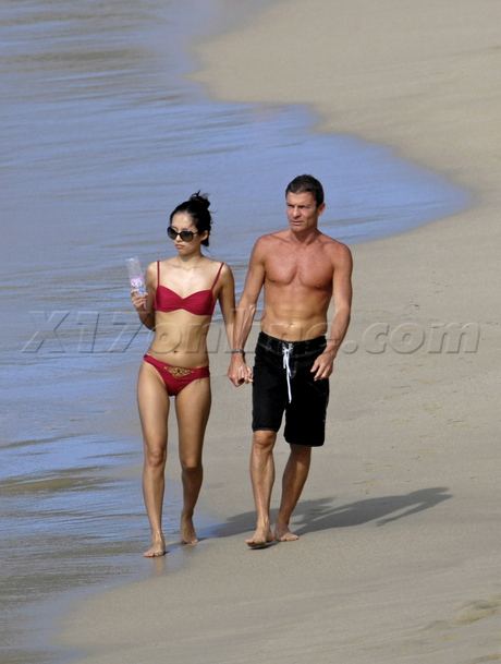 章子怡沙滩高清图片 章子怡沙滩高清图片