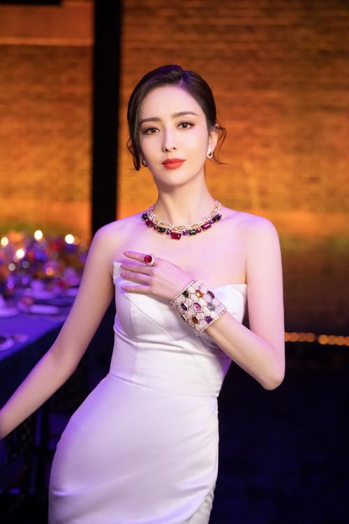 明星相片，好看的相册图片(明星的相片大全图片)