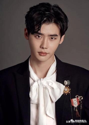 韩国男明星图片，韩国男明星壁纸(韩国男星照片高清壁纸)
