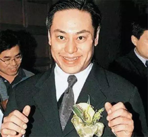 樊亦敏卖鱼是真的吗(樊亦敏卖鱼 照片)