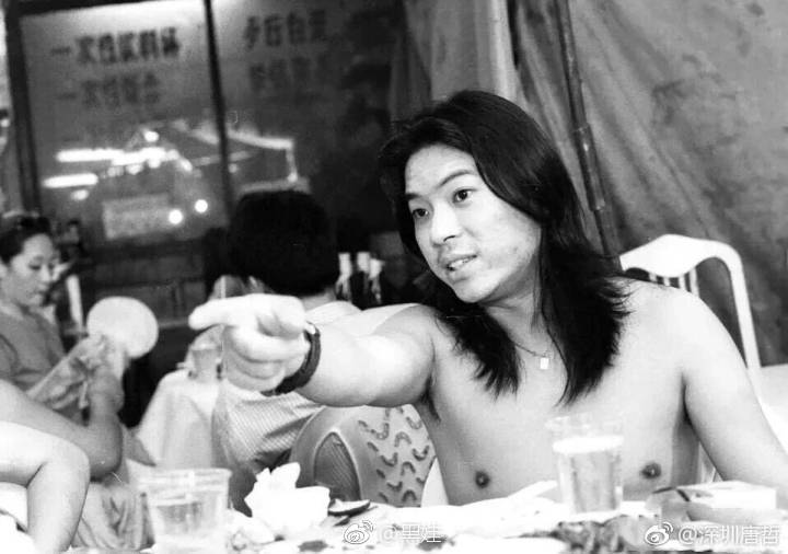 高晓松的脸是生病导致的吗?高晓松的母亲和 高晓松的脸是生病导致的吗?高晓松的母亲和