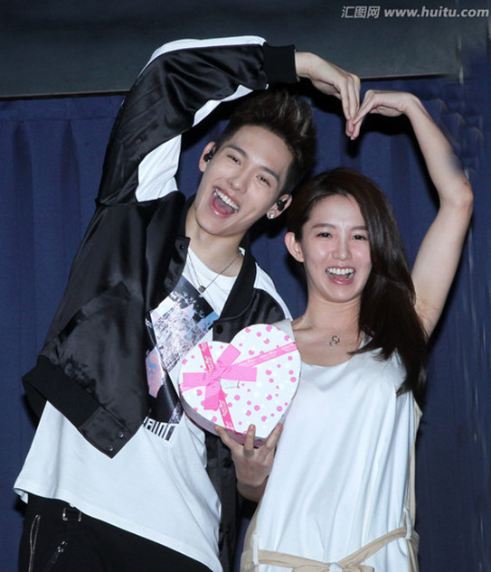 以纶家庭很有钱吗?王以纶的女朋友是谁站<(王以纶家庭背景) 以纶家庭很有钱吗?王以纶的女朋友是谁站<(王以纶家庭背景)