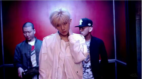 贤胜泫雅热吻图片(泫雅和张贤胜接吻mama)