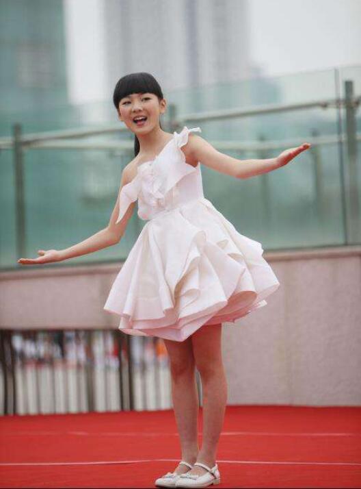 黄嘉琪为什么退出舞台(黄嘉琪现在照片)