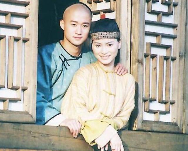 樊亦敏卖鱼是真的吗(樊亦敏卖鱼 照片)