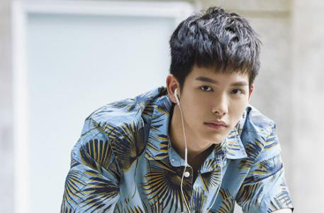 以纶家庭很有钱吗?王以纶的女朋友是谁站<(王以纶家庭背景) 以纶家庭很有钱吗?王以纶的女朋友是谁站<(王以纶家庭背景)