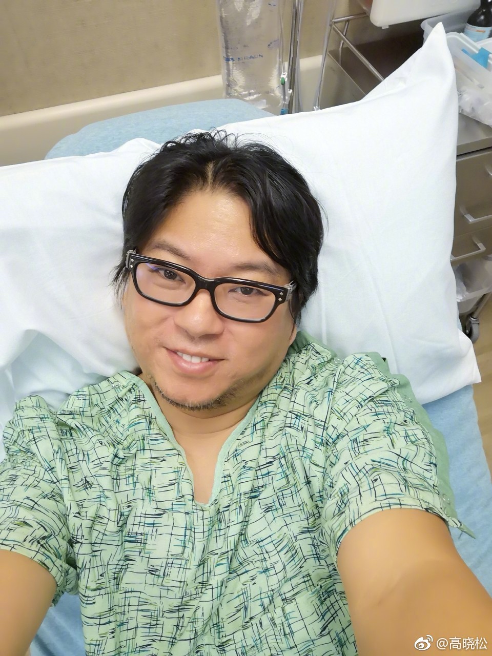 高晓松的脸是生病导致的吗?高晓松的母亲和 高晓松的脸是生病导致的吗?高晓松的母亲和