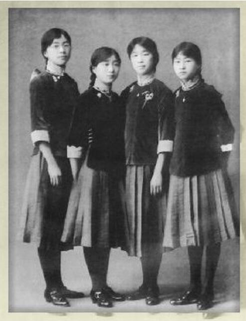 高晓松的脸是生病导致的吗?高晓松的母亲和 高晓松的脸是生病导致的吗?高晓松的母亲和