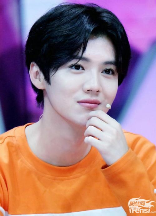 灵超为什么叫didi？灵超和鹿晗很像的对(灵超长的像鹿晗)