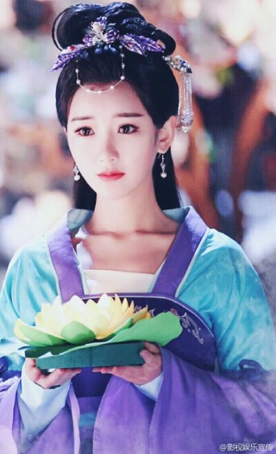 新红楼梦女演员，新版红楼梦剧组女(新红楼梦黛玉演员)