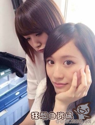 前田敦子强吻高桥南图(前田敦子笑容)