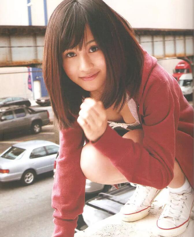 前田敦子强吻高桥南图(前田敦子笑容)