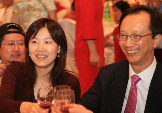 揭秘伏明霞为什么嫁给梁锦松(梁锦松喜欢伏明霞闺蜜)