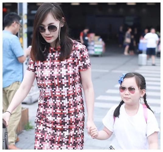 姚笛整容前后，姚笛以前的照片(姚笛出道照片)