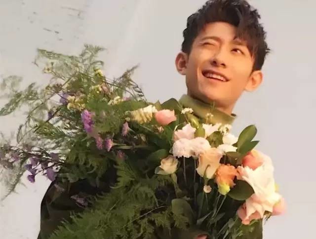 张一山是不是同性恋？张一山为什么不是当红(张一山对象是)