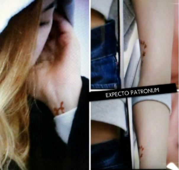 泰妍手臂纹身意为伯贤？而且泰妍fine是