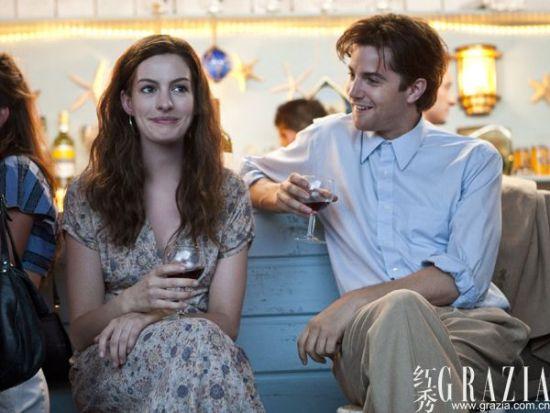 安妮海瑟薇主演的电影，猫女安妮海