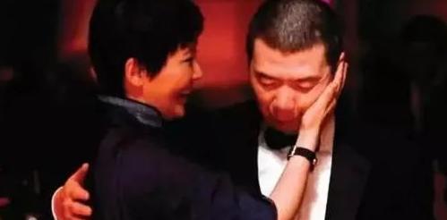 沈星照片，原凤凰卫视主持人沈星近(中央电视台主持人沈星照片)