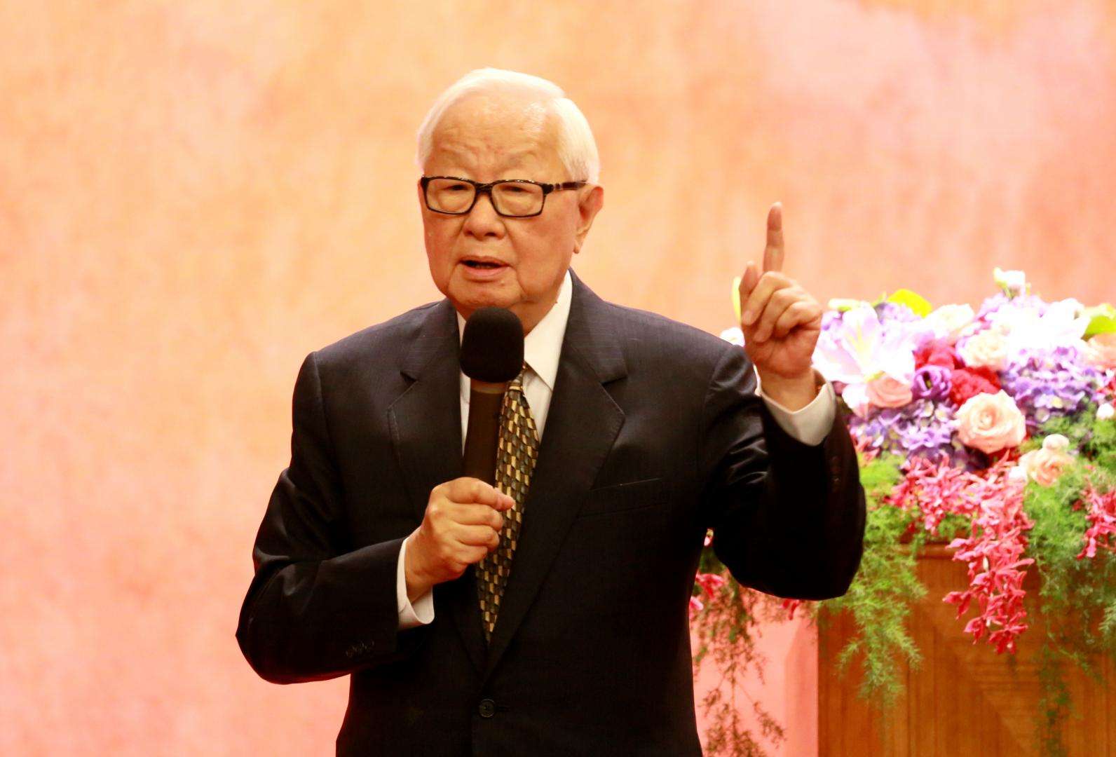 张忠谋身价多少个亿?张忠谋和他老婆的故事 张忠谋身价多少个亿?张忠谋和他老婆的故事