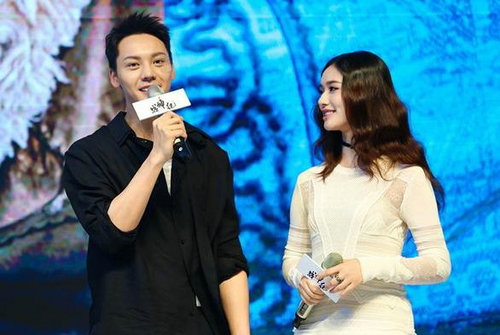 金晨和胡军是父女关系吗?金晨和邓伦是怎么(金晨和邓伦真的谈恋爱了吗) 金晨和胡军是父女关系吗?金晨和邓伦是怎么(金晨和邓伦真的谈恋爱了吗)