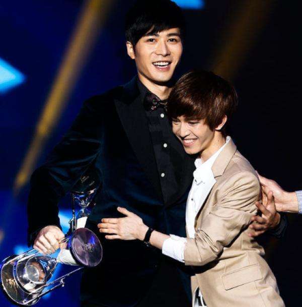 朱梓骁陈乔恩在一起恋爱了吗？朱梓骁不是同