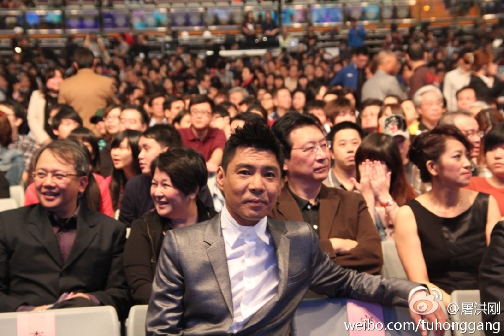 屠洪刚目前干什么怎么不出来了 屠洪刚目前干什么怎么不出来了