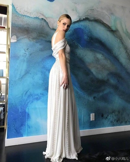 查理普斯断眉眉毛是剃出来的吗?他不是弯的 查理普斯断眉眉毛是剃出来的吗?他不是弯的