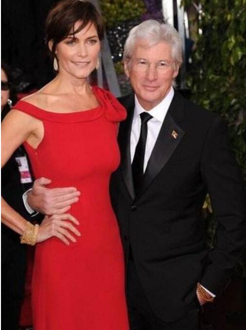 查理普斯断眉眉毛是剃出来的吗?他不是弯的 查理普斯断眉眉毛是剃出来的吗?他不是弯的