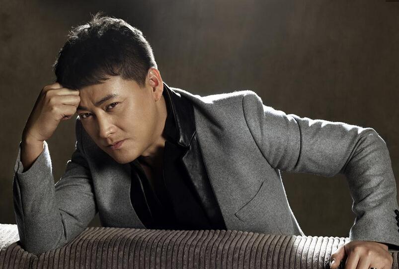 刘小锋整容前后对比图(刘小锋和谁长得像)