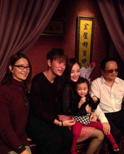 张伟欣照片,贾乃亮新恋情(贾乃亮新恋情女友照片)