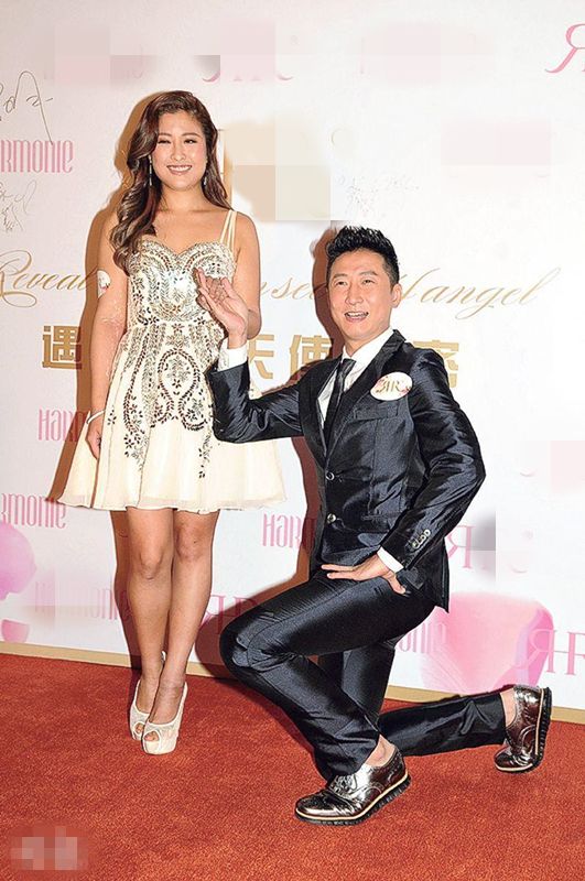 周家蔚泳装无打底性感照片