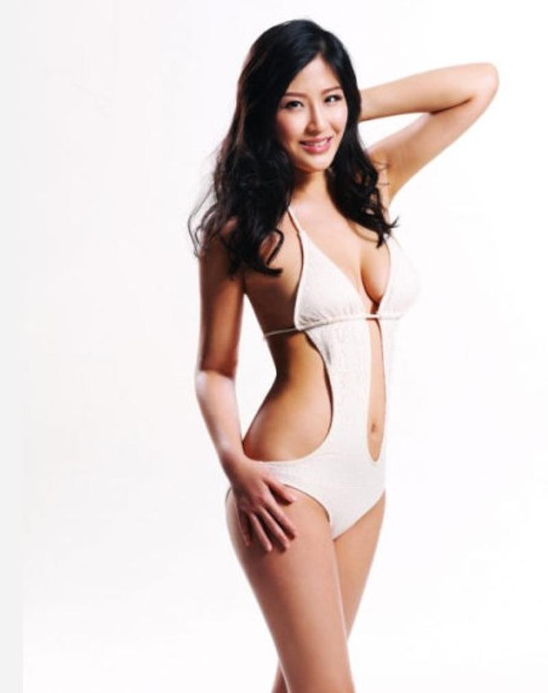 周家蔚泳装无打底性感照片