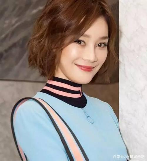 短发明星，2022流行发型女减龄(2020减龄短发最新发型女超短发)