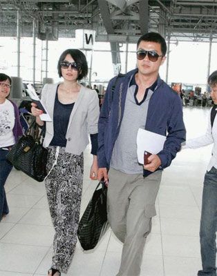 王菲比李亚鹏大几岁,李亚鹏生子(李亚鹏和王菲年龄谁大) 王菲比李亚鹏大几岁,李亚鹏生子(李亚鹏和王菲年龄谁大)