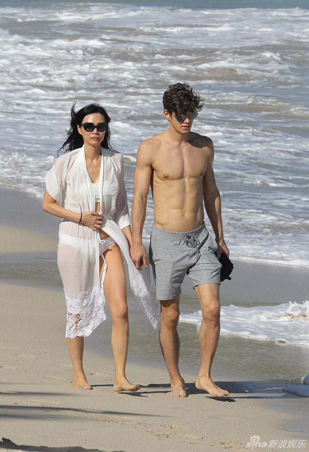 加勒比海盗杰克船长的父亲是谁？杰克船长为(加勒比海盗杰克船长爸爸是谁)