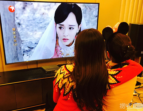 唐嫣和吕一是什么关系？唐嫣的胸部被强吻图(唐嫣婚礼吕一没去)