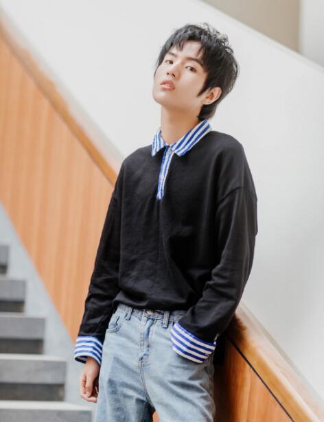 尹毓恪是男的为什么没有喉结(尹毓恪好像女的)