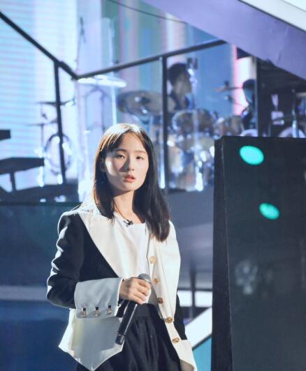 张钰琪为什么叫张大侠、甜甜(张钰琪和张远什么关系)