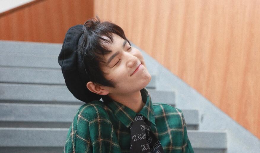 尹毓恪是男的为什么没有喉结(尹毓恪好像女的)