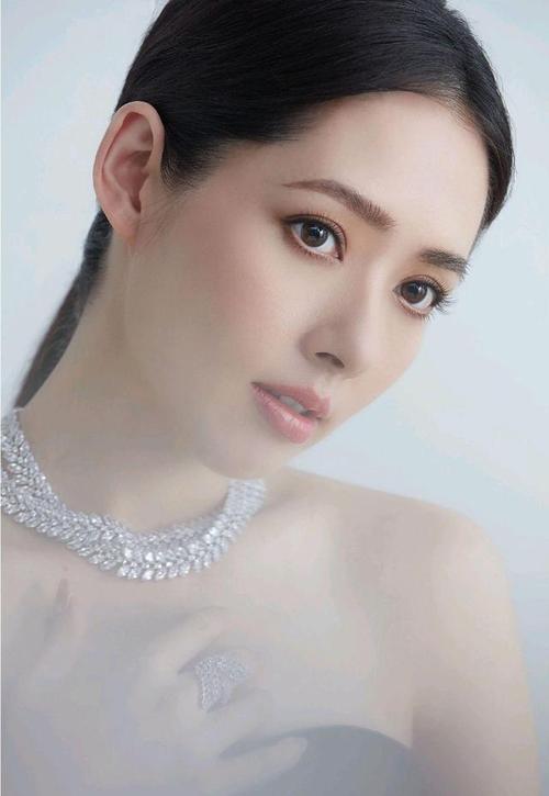 郭碧婷身高，向左身高(郭碧婷个人资料简介及身高)