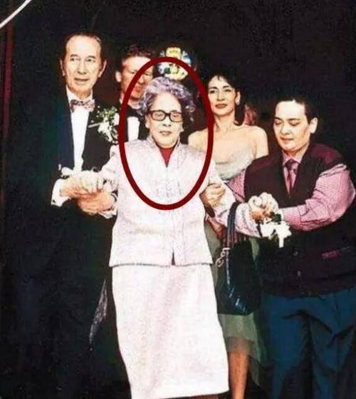 黎婉华是谁害的,赌王原配是不是被(赌王第一任妻子黎婉华照片) 黎婉华是谁害的,赌王原配是不是被(赌王第一任妻子黎婉华照片)