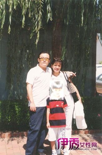 胡洁年龄，周立波的妻子胡洁的情史(周立波胡洁结婚日期)