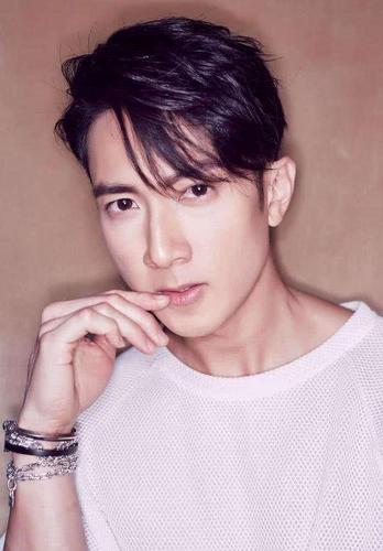 吴尊生活照,吴尊的个人资料和图片(吴尊家庭合照) 吴尊生活照,吴尊的个人资料和图片(吴尊家庭合照)